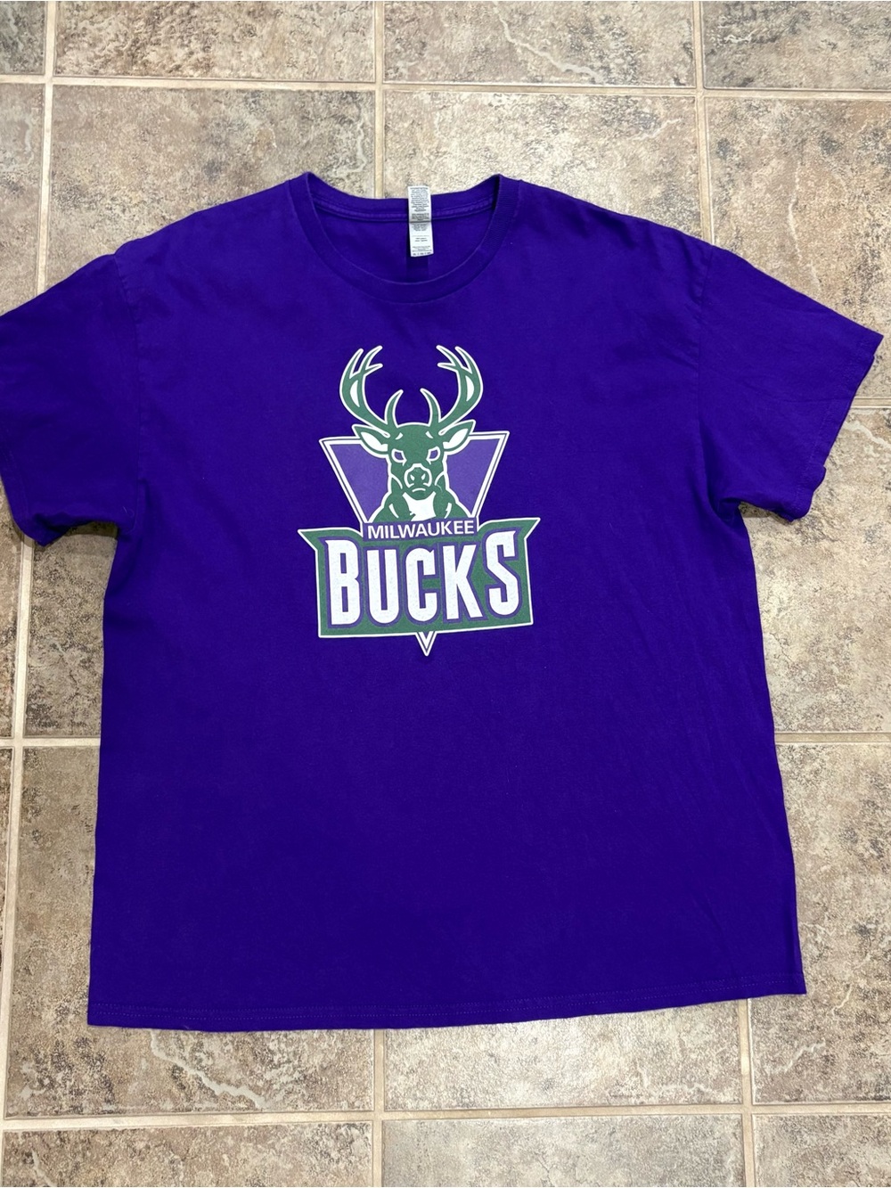 Milwaukee Bucks Retro Deer Logo T-Shirt XL Purple Fruit of the Loom NBA Tee